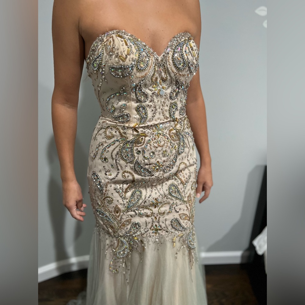 Glam glow dress. Size 4